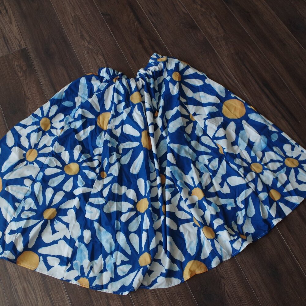 Big White Daisy Women's Skirt